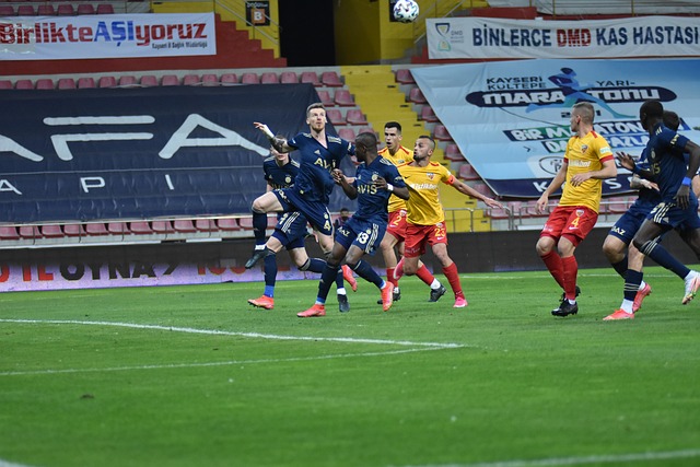 每体：莱万愿意接受降薪+替补，2026年初将和巴萨再谈