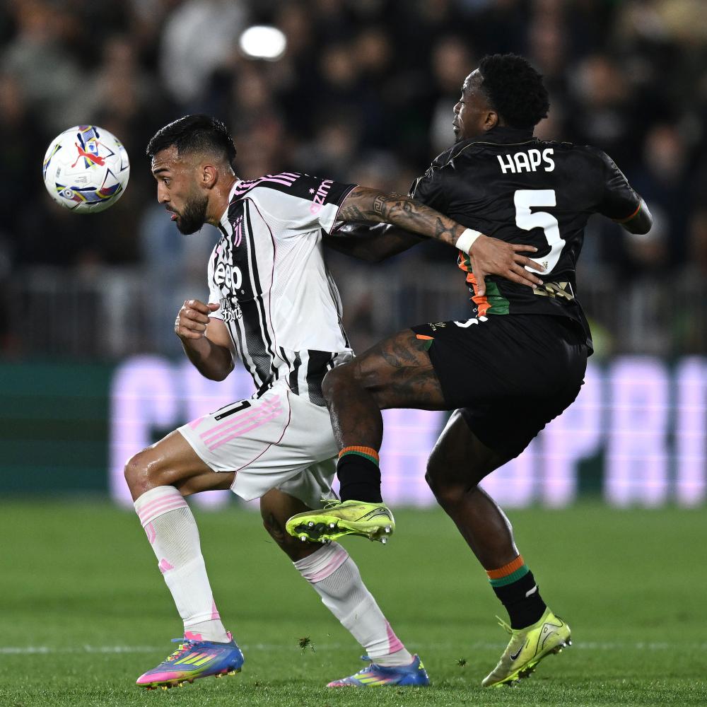 核心缺阵！布克因伤缺席对雷霆的NBA杯关键战