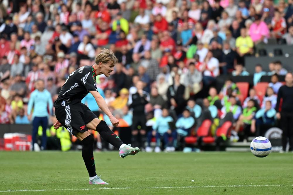 喜讯！谢晖将接受李毅重金邀请出任中超冠军队新帅，值得期待